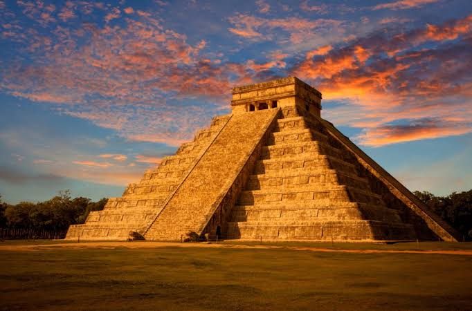 Trilogía yucateca: Chichén Itzá + Cenotes + Pueblo Mágico Izamal