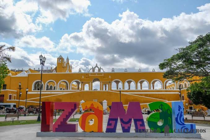 Trilogía yucateca: Chichén Itzá + Cenotes + Pueblo Mágico Izamal
